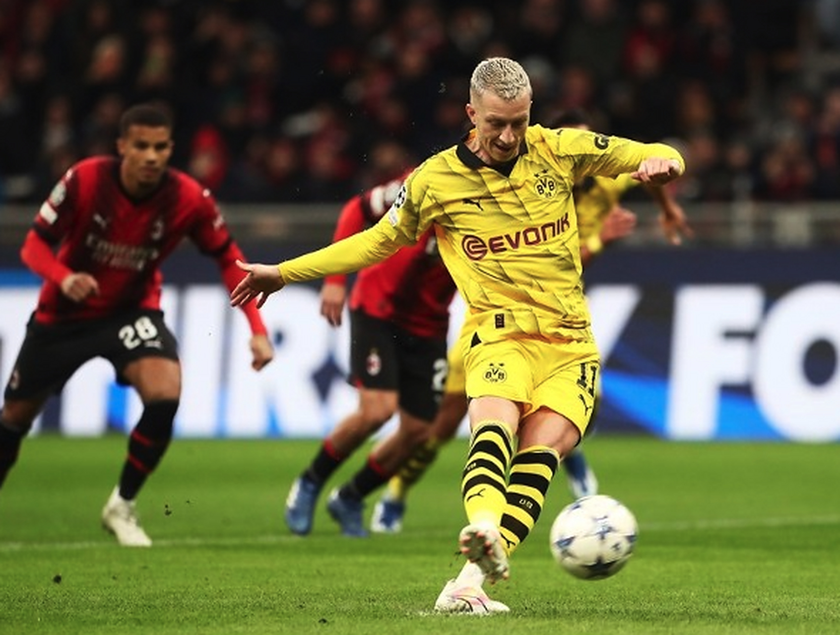 今夜欧联传出新动向；AC米兰止住颓势；管理层表态：震撼外界；心理建设被强调