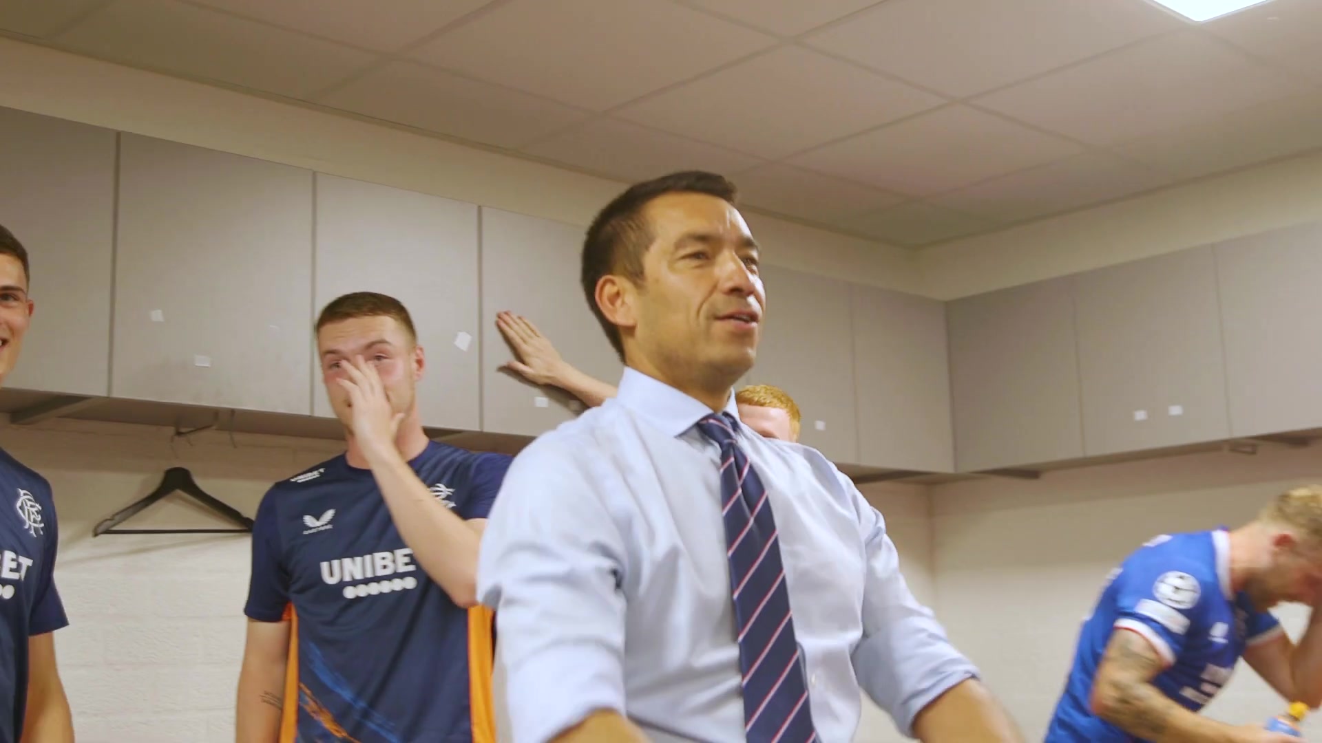 关于克里夫兰骑士迎欧冠关键赛；赛前完成体检；更衣室稳定；高层口径保持一致的信息